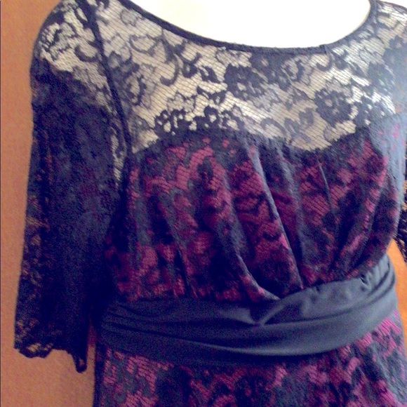 Plus size lace evening dress - Picture 6 of 7